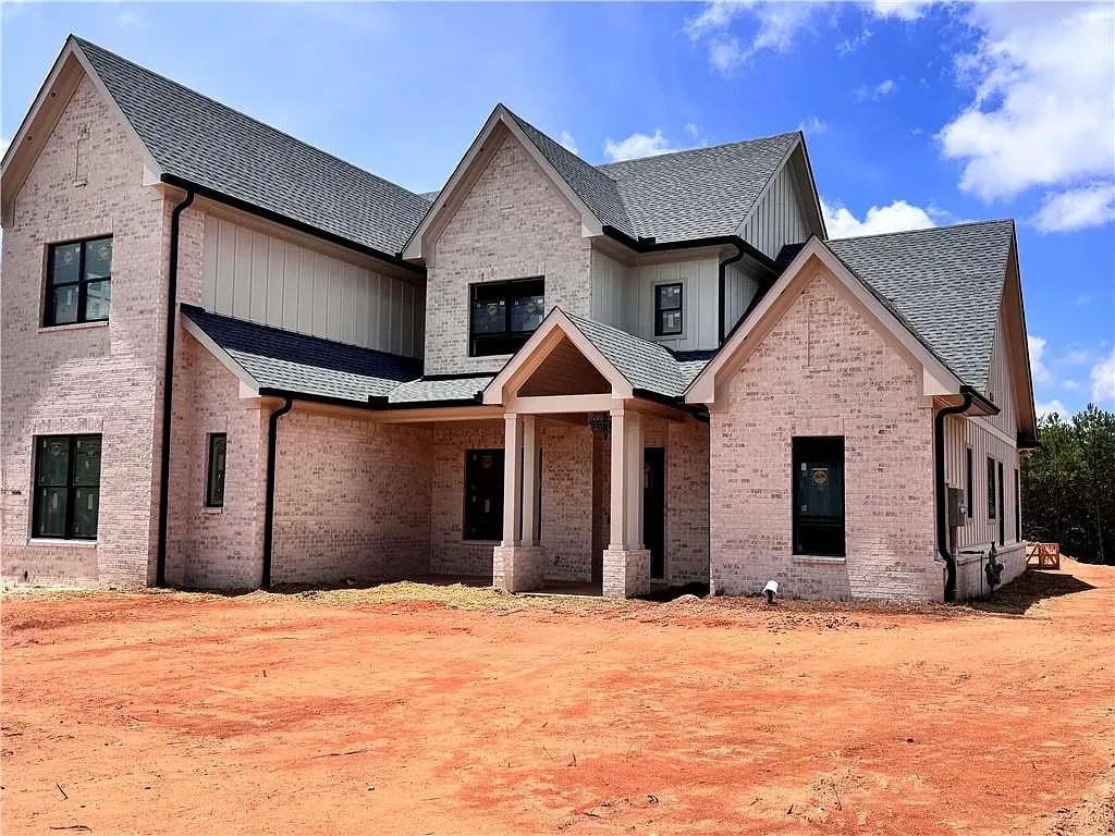 Custom home in a Lake Lanier community in Gainesville, Georgia